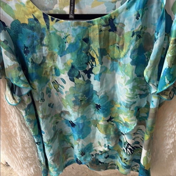 Elegant Blue Floral Women's Blouse - Picture 3 of 5